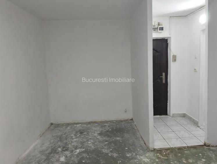 Garsoniera,Teiul Doamnei,Facultatea de Constructii,bl.reabilitat,et.3/10,Libera - 5