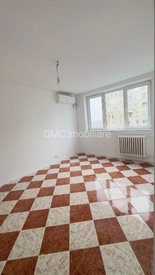 De vanzare  apartament 3 camere Zona Apusului/Gorjului - 3
