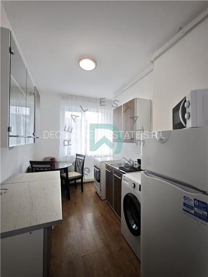 Inchiriez 2 camere, Cinema Patria, Brasov - 4