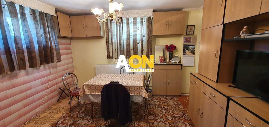 Casa cu 4 camere, garaj, teren 791 mp, zona Schit - 14