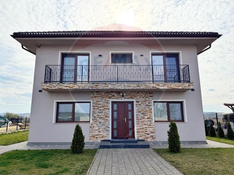 Casă individuală de vânzare în Apahida - construcție nouă, la cheie