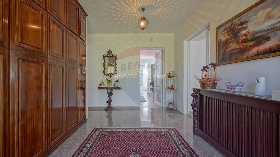 Vilă în zona Glăjărie, 10 camere, Sp + E + M, teren 2789 mp - 10