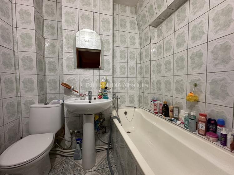 Vanzare Apartament 4 camere modificat in 3 CETATE M-uri vedere Parc 2 bai 2 balc - 16
