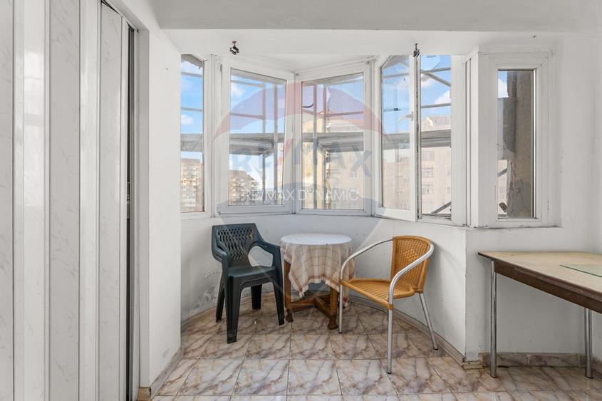 Apartament de vânzare cu 4 camere decomandat - Zona Intim - 10