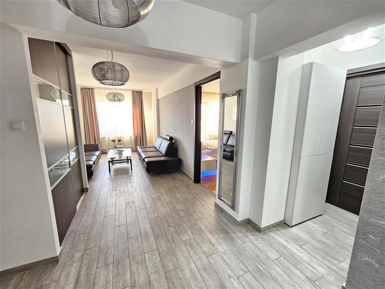 Apartament 3 camere, de inchiriat, zona Bt, Unirii
