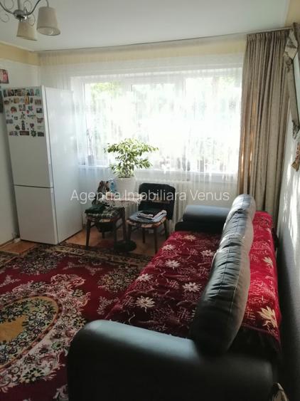 Apartament la parter cu balcon pretabil locuit/birou - 2