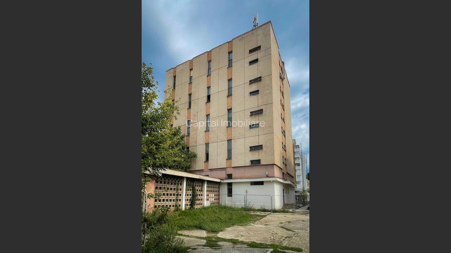 Cladire comerciala cu 4 etaje de inchiriat Resita - 2