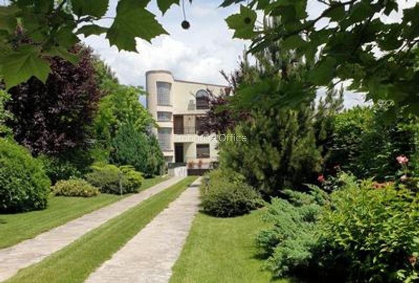 Dimineți pe ponton, seri la piscină – viața la Snagov. - 4