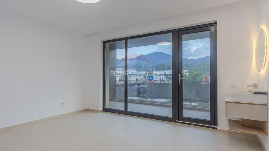 Clinica medicala-9 cabinete- URBAN PLAZA - bloc 15 parter! - 9