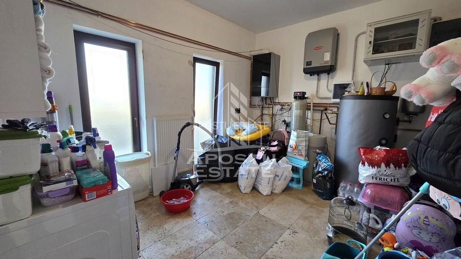 Casa individuala deosebita cu 5 camere, 3 bai, demisol si garaj, Sag - 33