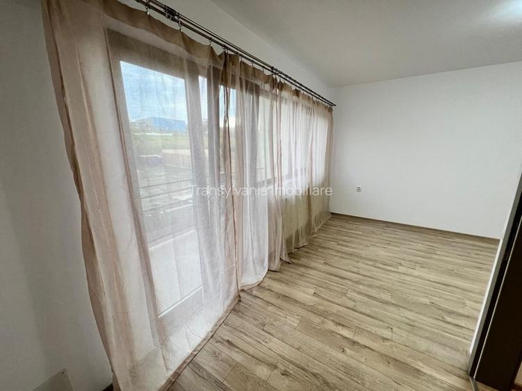 Casa cu 7 camere | 3 balcoane | Garaj | 220 mp + 80 mp curte | Cartier Panorama - 18