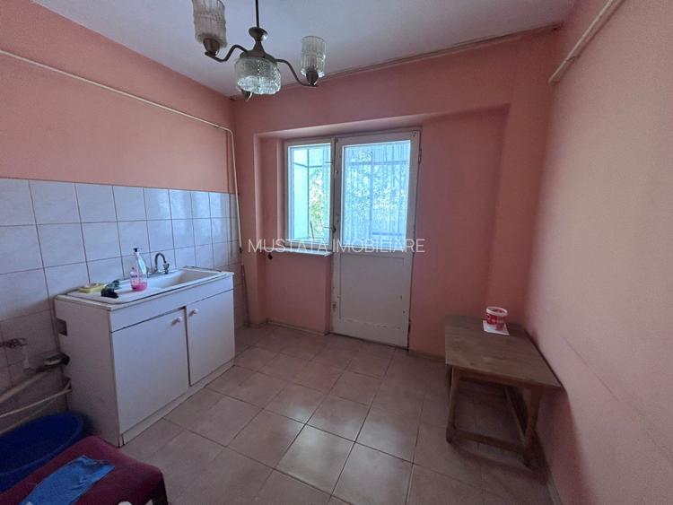 Etaj 1 - Apartament 1 camera 36mp - Obor, Bloc mixt. - 3