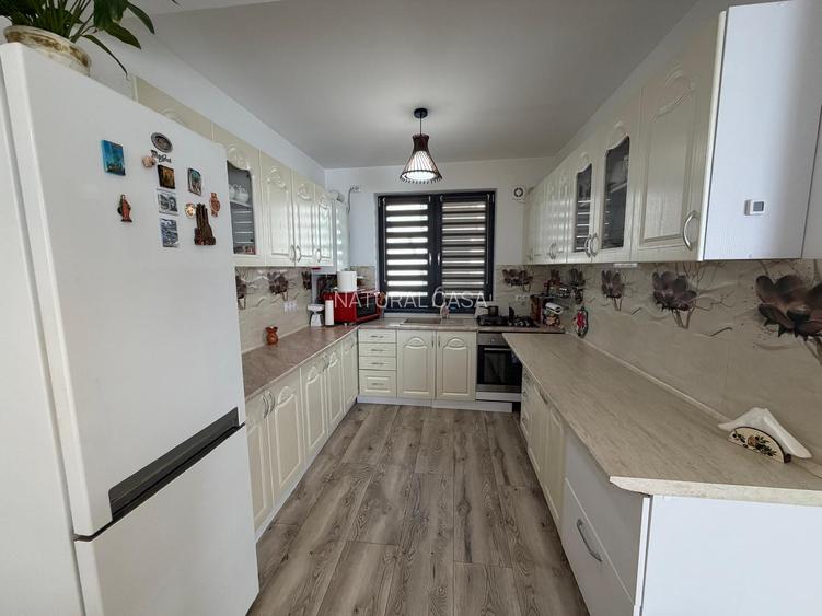 Casa noua tip triplex, zona Selimbar - 8