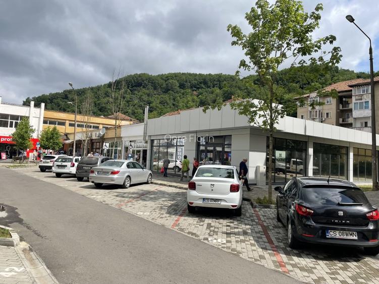 Inchiriez spatiu comercial central 500m2 - 8