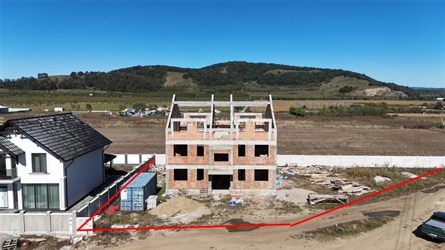Teren cu bloc rezidential de vanzare,  P+1+M, 6 apartamente, investitie sigura, - 3