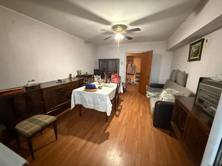 VICTORIEI,TITULESCU, ideal investiție, etaj 1/10, decomandat, bloc 1979 - 13