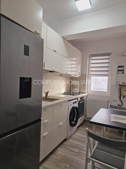 1 Decembrie 1918 | etajul 1 din 3 in bl. boutique | centrala proprie | totul nou - 18