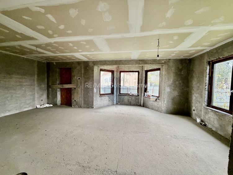 Casă / Vilă Caisului 90% gata - 10