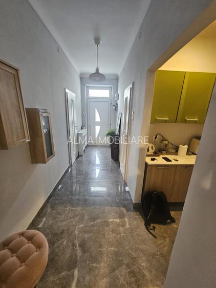 Apartament ultracentral, 80 mp utili, 3 camere, pentru locuit sau birou! - 6