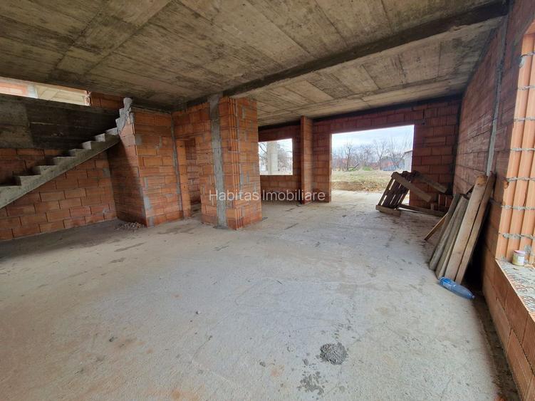 Casa individuala (semicolectiva) 172 mp utili, teren 765 mp Feleacu - 13