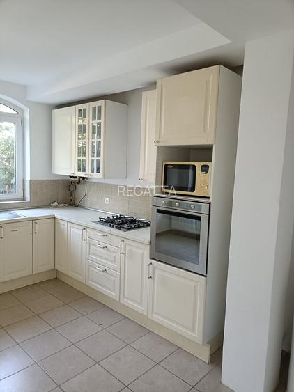 VILA DEOSEBITA cu GARAJ si PIVNITA - 8