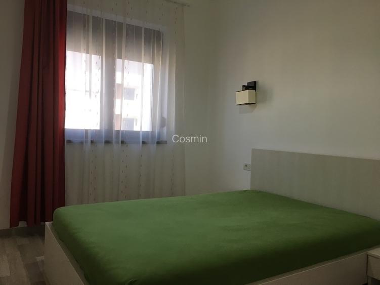Proprietar, închiriez apartament 3 camere  - 5