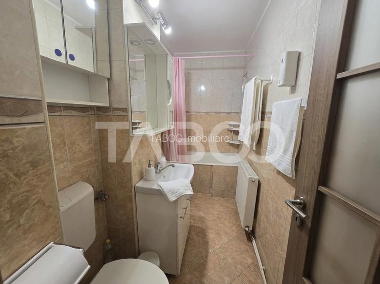 Apartament 3 camere 2 bai 64 mpu bloc cu lift in zona Vasile Aaron - 4