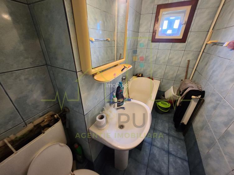 Cetatii. Etaj 1. Centrala proprie. 4 camere transformat in 3 camere decomandat - 3