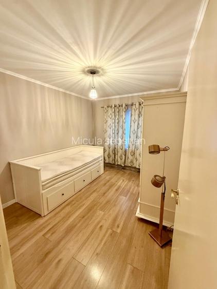 Închiriez apartament 3 camere  - 4