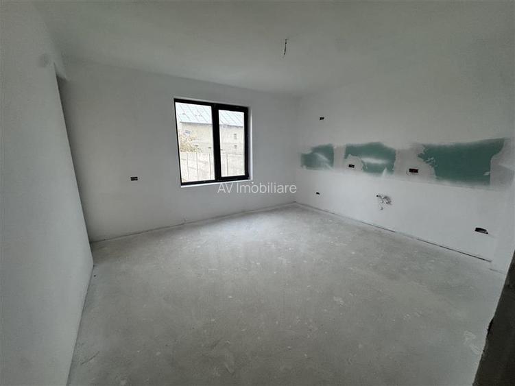 VILA DE VANZARE LA CHEIE TOATE UTILITATILE -CIOROGARLA DARVARI - 10