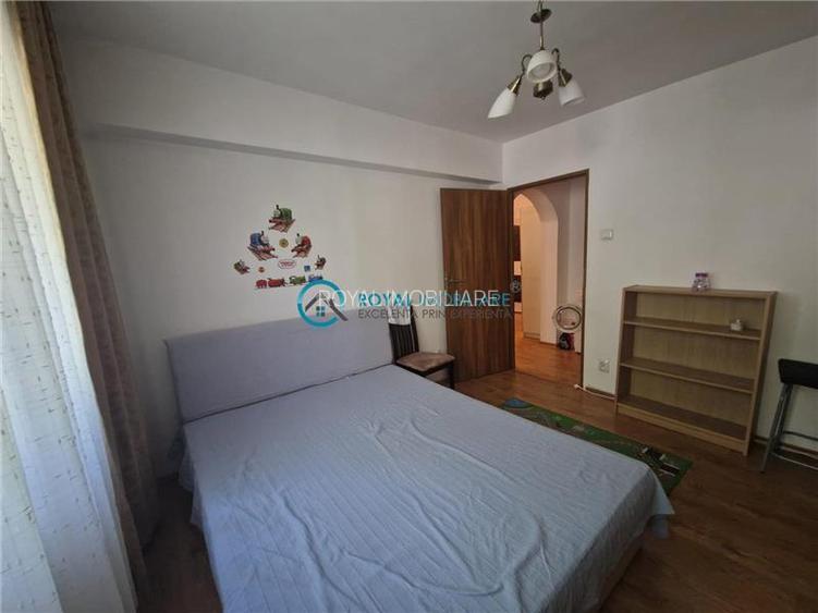 Royal Imobiliare - Inchiriere apartament zona Vest - 8
