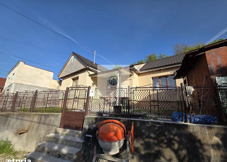 Casa renovata priveliște superba catre Cetatea Devei – Str. Calugareni
