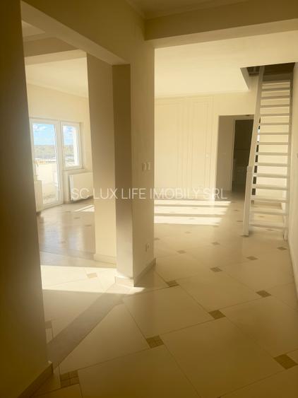 Vand apartament 3 camere Dambovita mansarda 92000 euro - 7