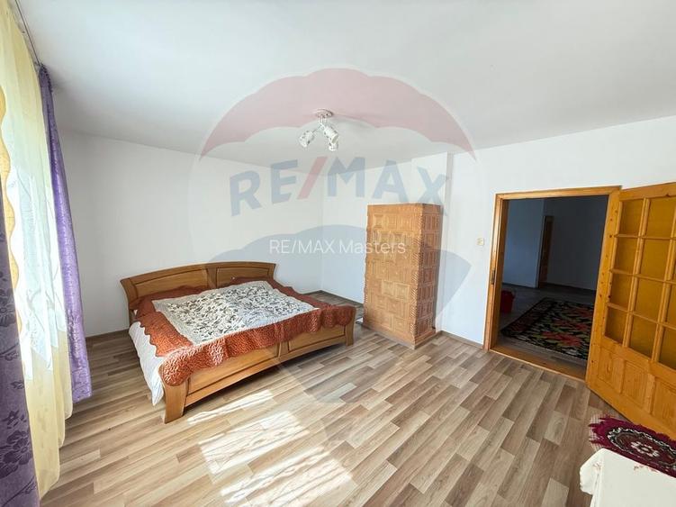 Casa cu Teren 2288 MP GURA HUMORULUI - 5