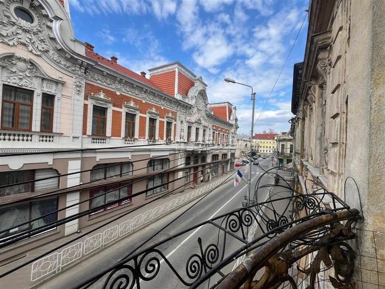 Lugoj,  Apartament, Centrul Orasului, Priveliste Superbă, 2 Cam., Dec, 79 M - 25