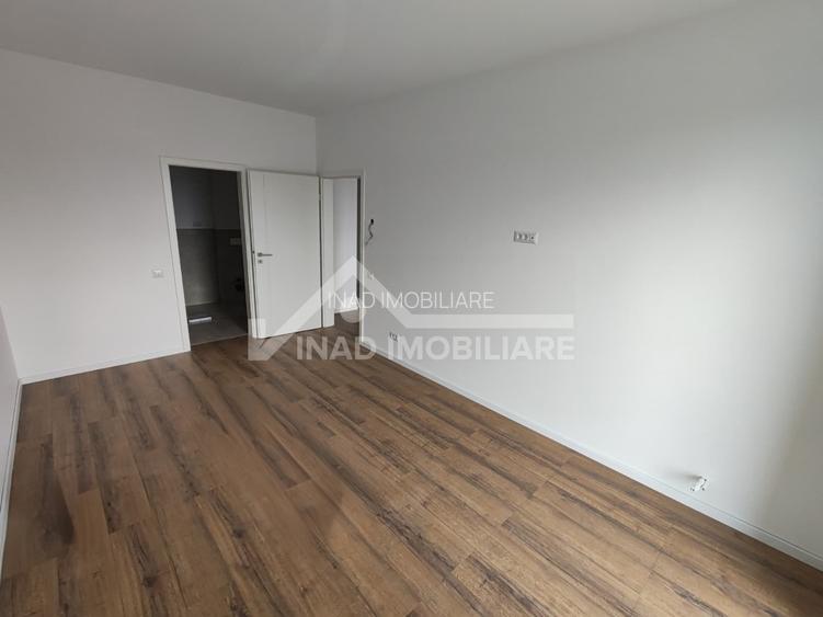 Apartament 3 camere, 2 bai, terasa 20mp, parcare, zona Strazii Decebal - 9