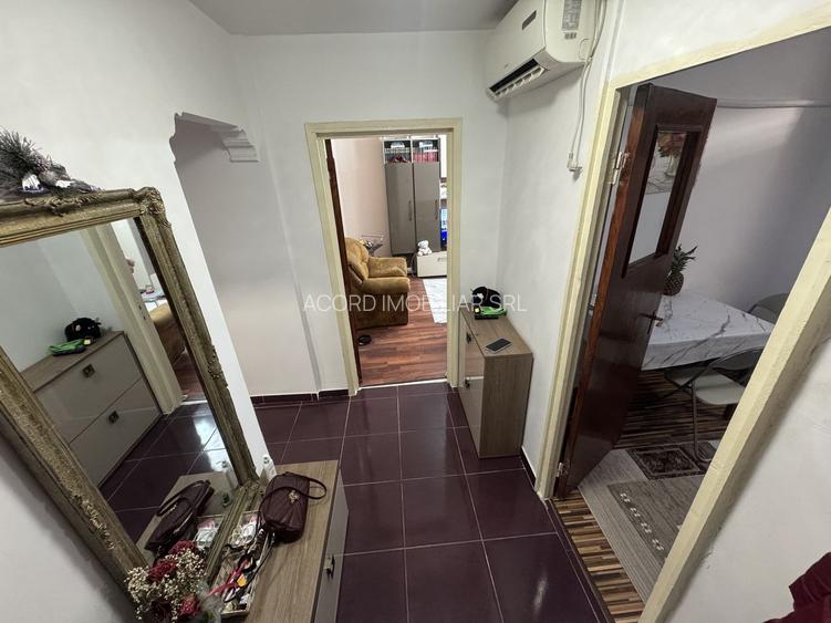 Apartament 3 camere zona Inel 1 - 8