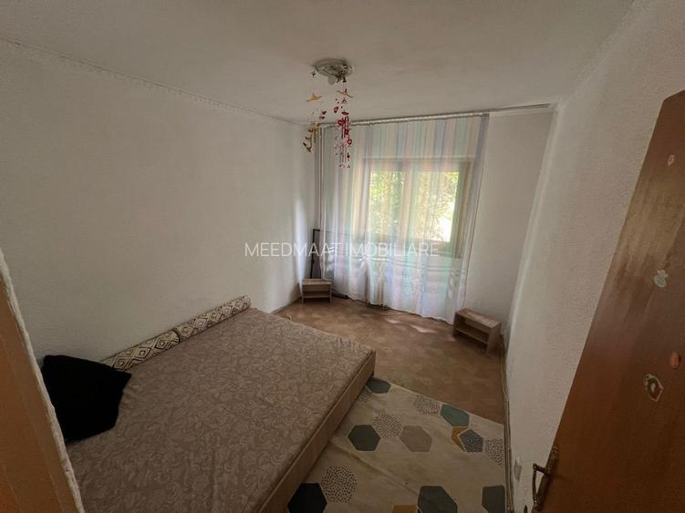 Apartament 3 camere Decomandat, etaj 1/4 | Zona Apusului-An1981 - 4