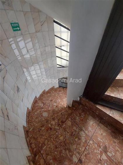 Imobil cu 18 incaperi pentru activitati diverse, in Gradiste - 9