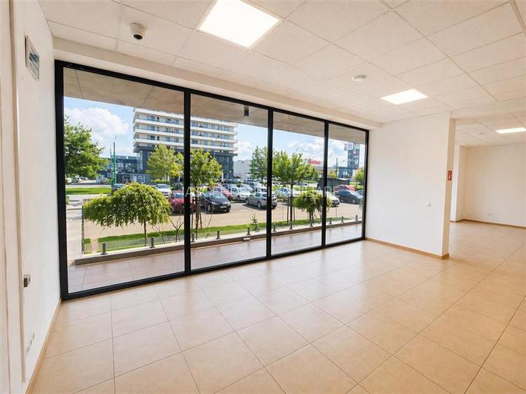 Spatiu comercial luminos, 192 mp, vitrina mare, acces dublu, parcari, Tractorul, - 6