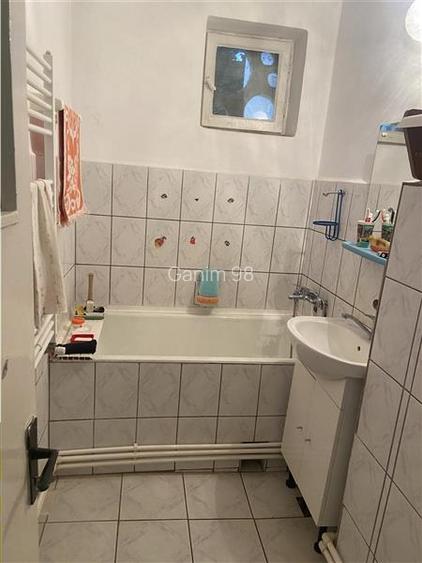 Apartament 2 camere , zona cartier Gara , etaj 1 4 , curat , liber , centrala te - 4