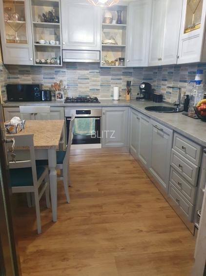 CASA DEOSEBITSA MOBILATA in stil italian ,zona podul VIORELE , teren 280 mp - 4