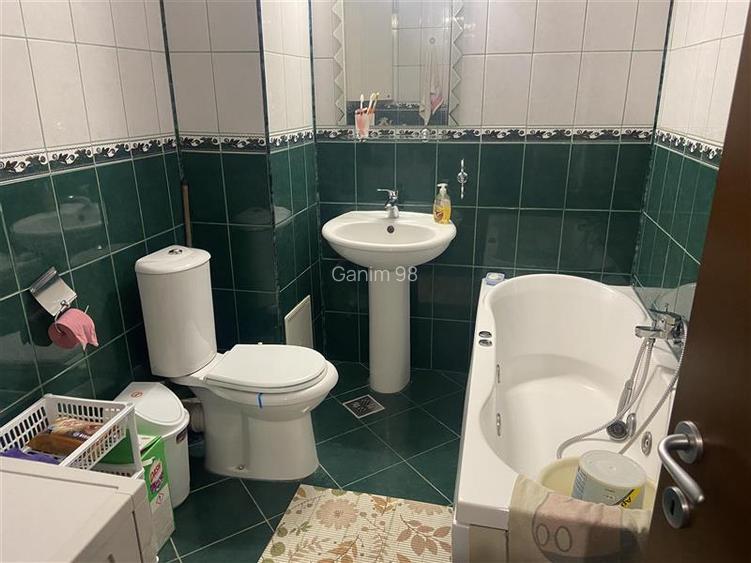 Apartament 2 camere , zona strada Mare a Unirii, et 3 4 , decomandat, 65 mp , bl - 17