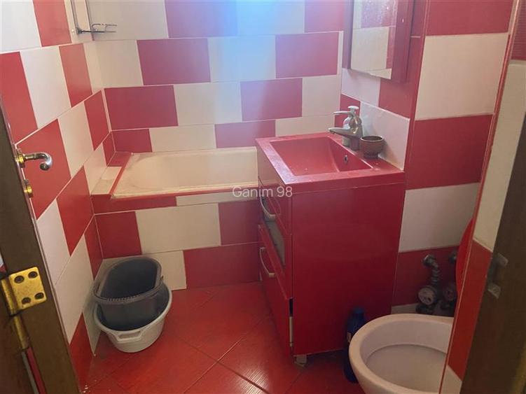 Apartament 2 camere , zona ultracentrala Primaria Focsani, 50 mp , decomandat , - 8