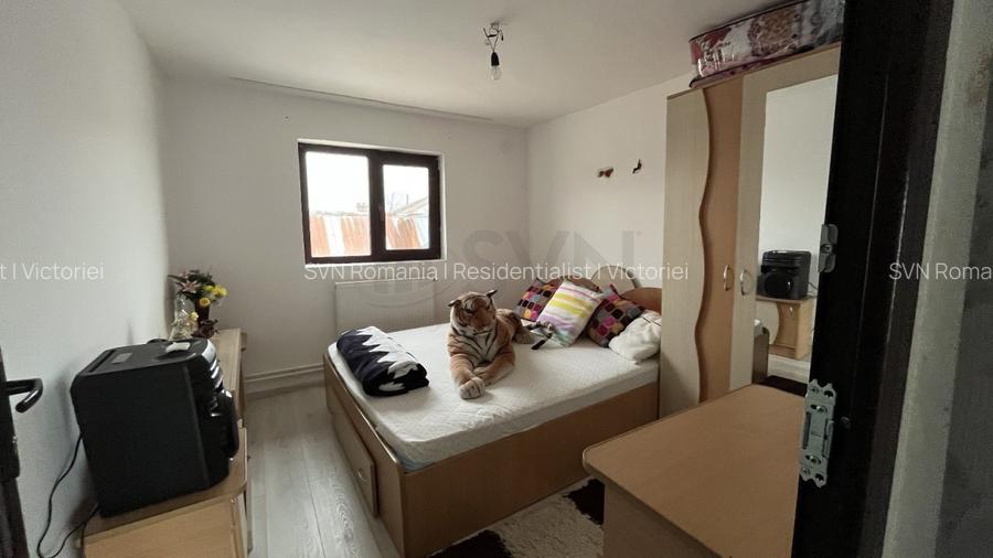 REV2005180 Casa cu 7 camere zona retrasa Poroinica - 8