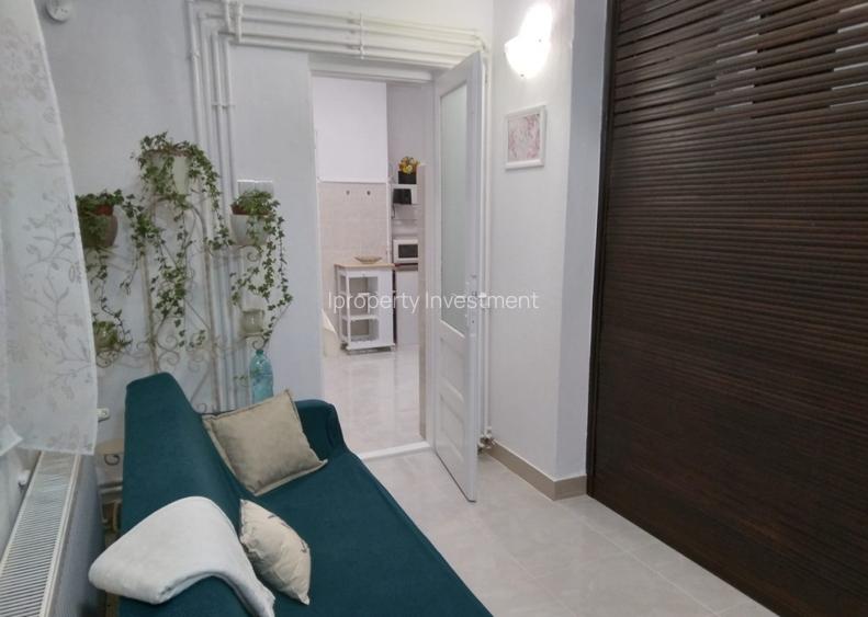 Piata Romana | 2 Camere | Centrala Proprie | Parter | Metrou 3min - 6