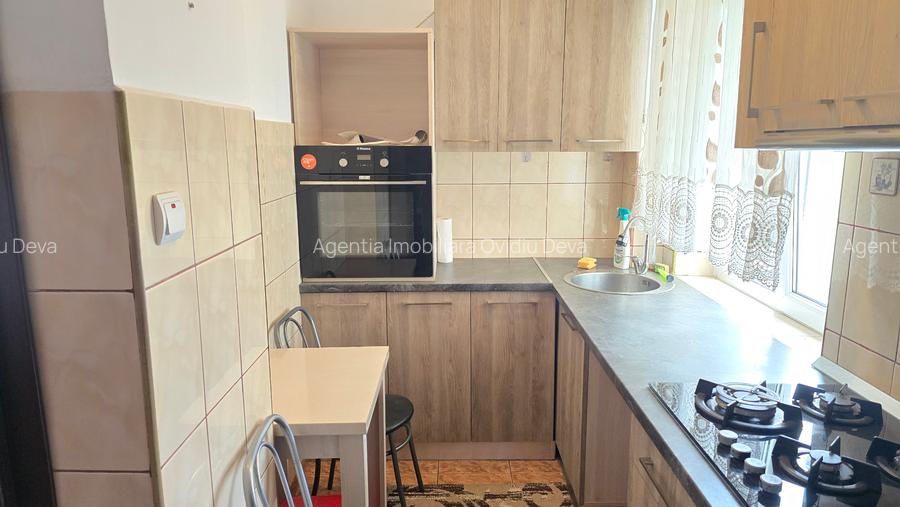 Vand sau inchiriez apartament 2 camere decomandat in Deva, Minerului, etaj 3 - 3