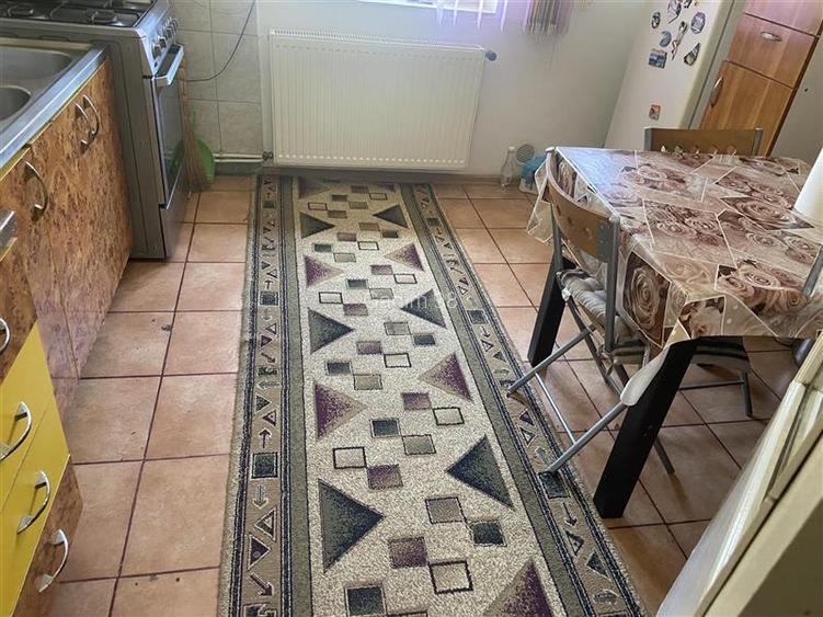 Apartament 3 camere , zona Gara- str Longinescu ,76 mp ,2 balcoane - 2