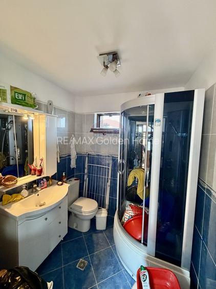 Casă / Vilă cu 4 camere de vânzare - 6