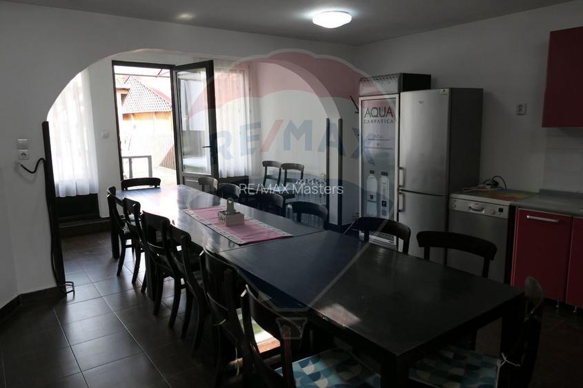 Vilă cu 10 camere de vânzare în zona Centrala - 5